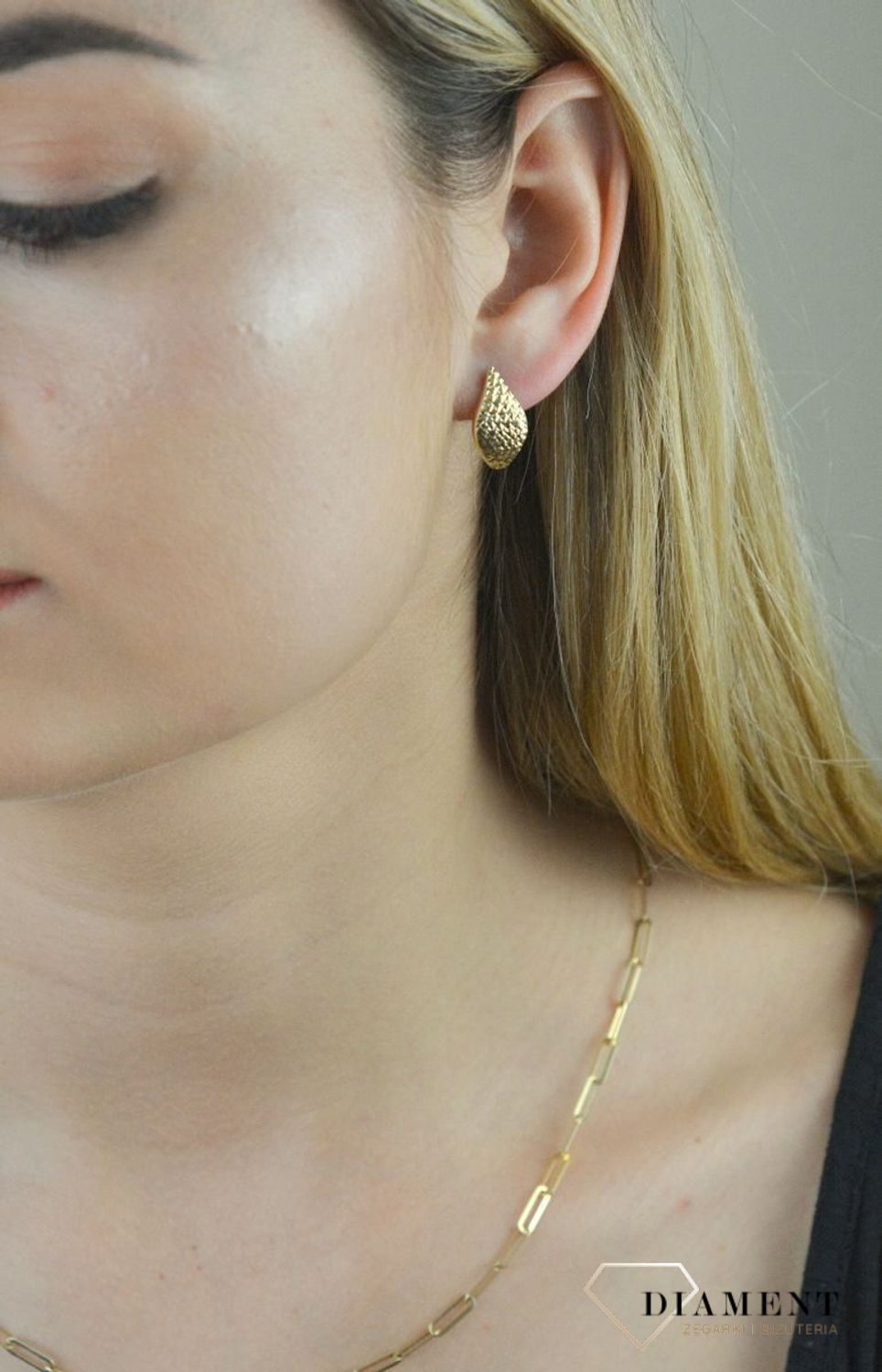 Złote kolczyki 333 pancerka na zapięciu angielskim KL 2480 333.jpg